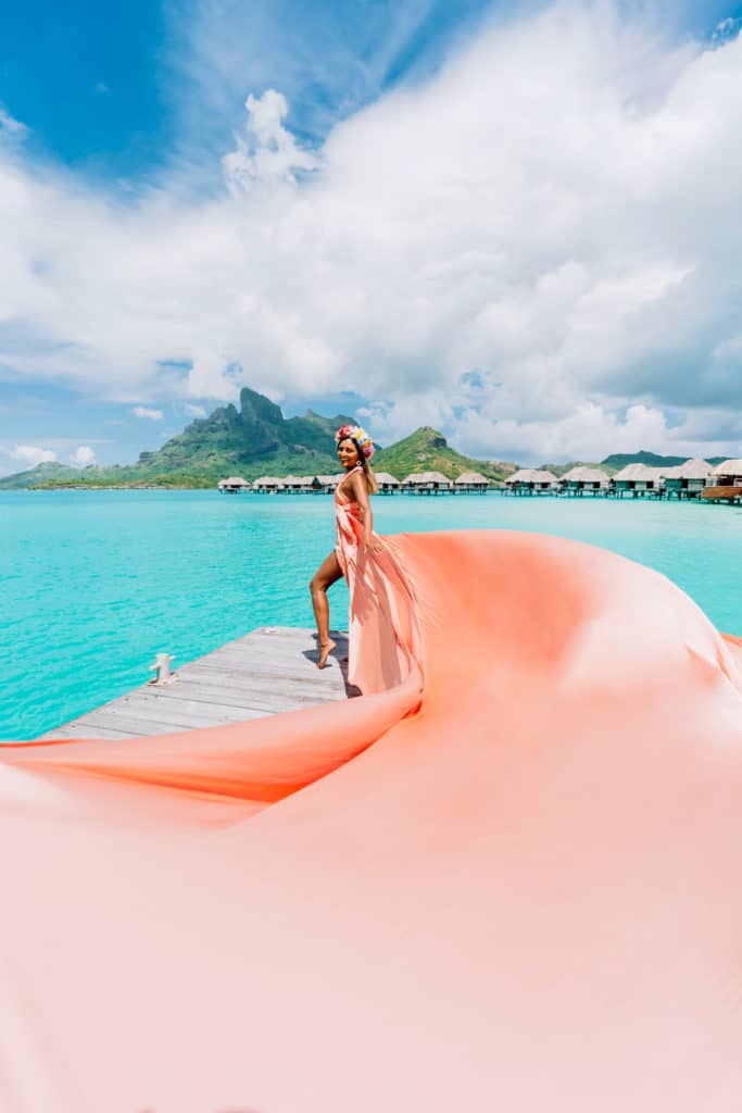 Bora Bora Photographer - Photoshoot with maxi flying dress - Coral Dress