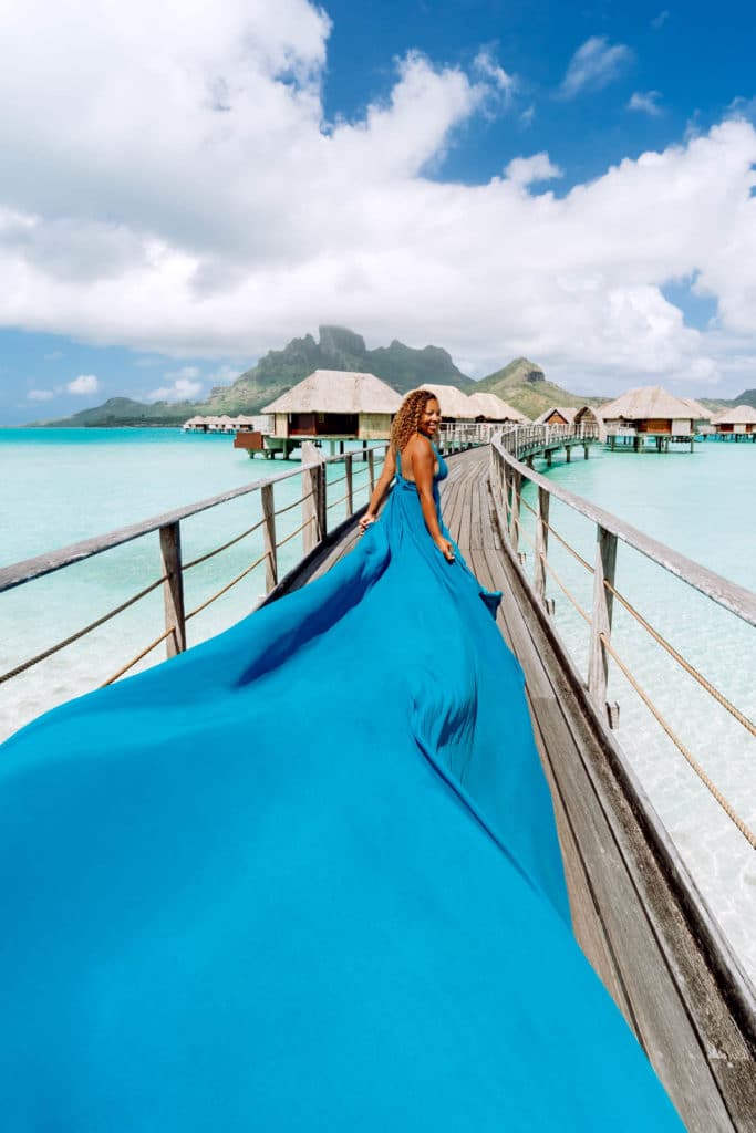 Bora Bora Photographer - Photoshoot with maxi flying dress - Blue Dress