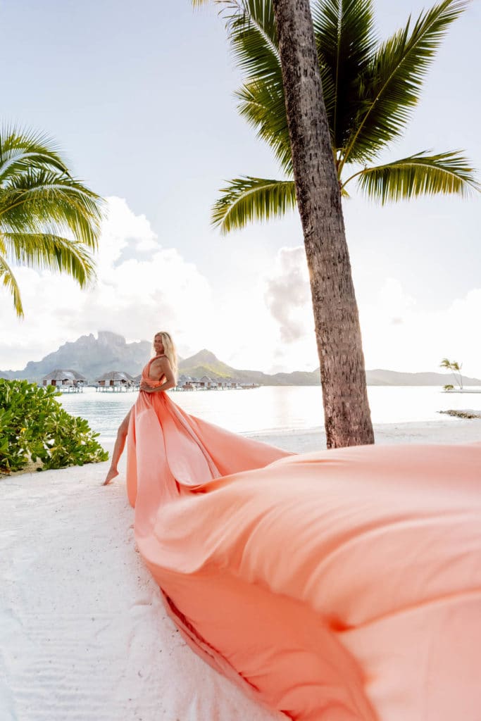 Bora Bora Photographer - Photoshoot with maxi flying dress - Coral Dress