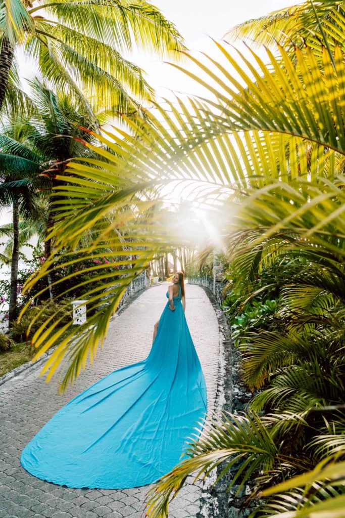 Bora Bora Photographer - Photoshoot with maxi flying dress - Blue Dress