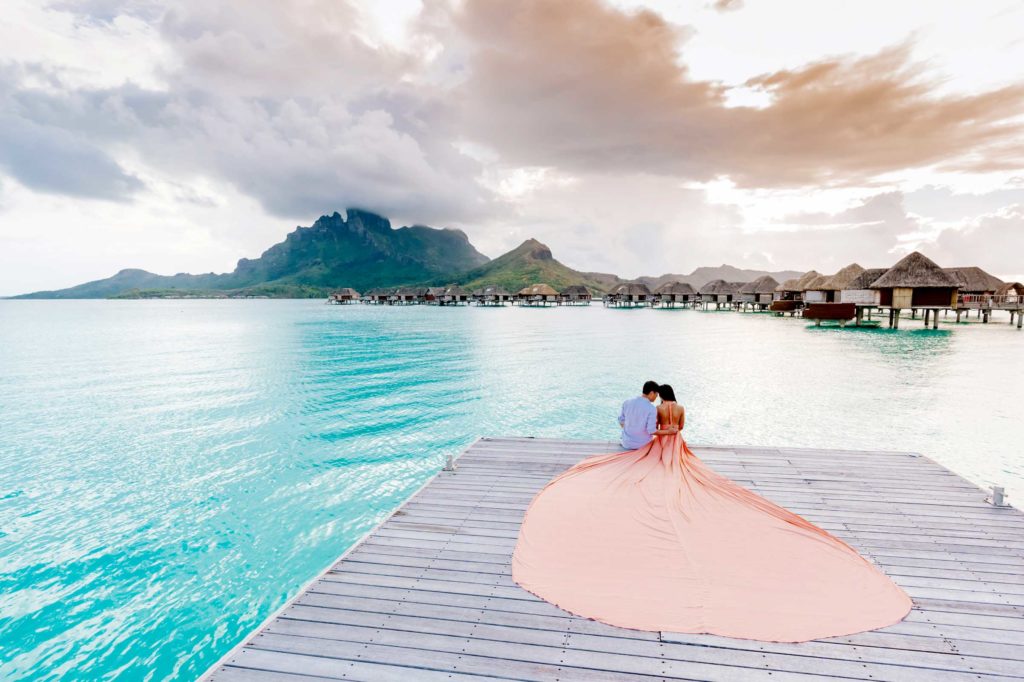 Bora Bora Photographer - Photoshoot with maxi flying dress - Coral Dress