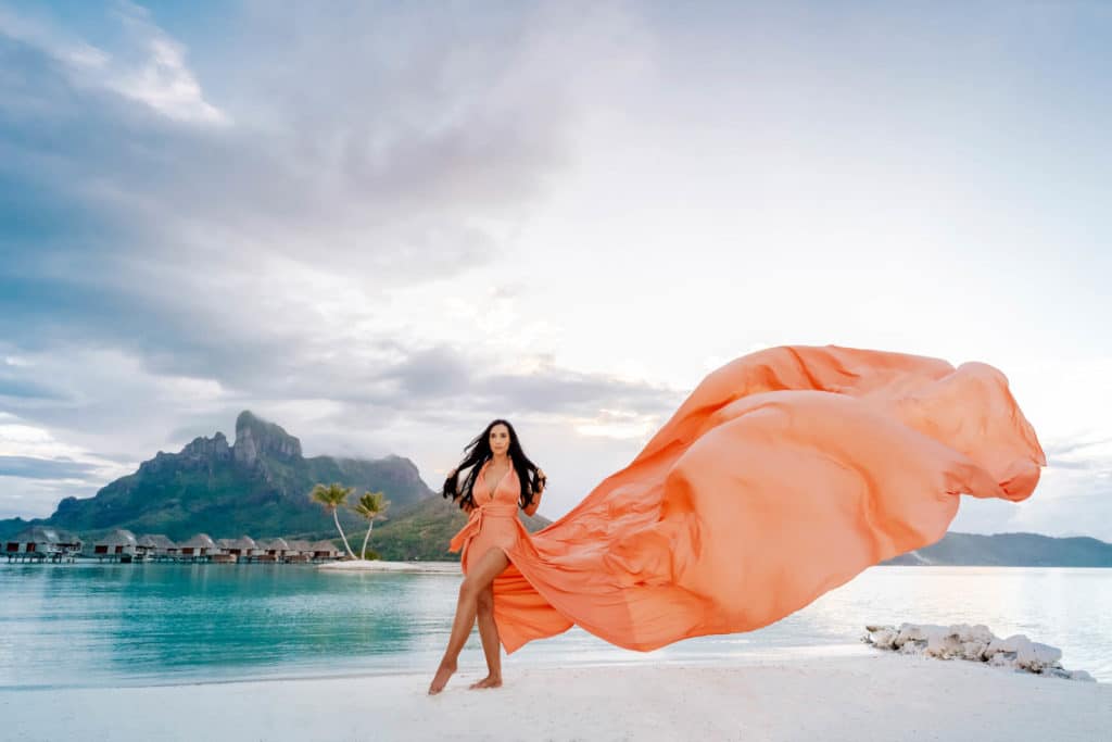 Bora Bora Photographer - Photoshoot with maxi flying dress - Coral Dress