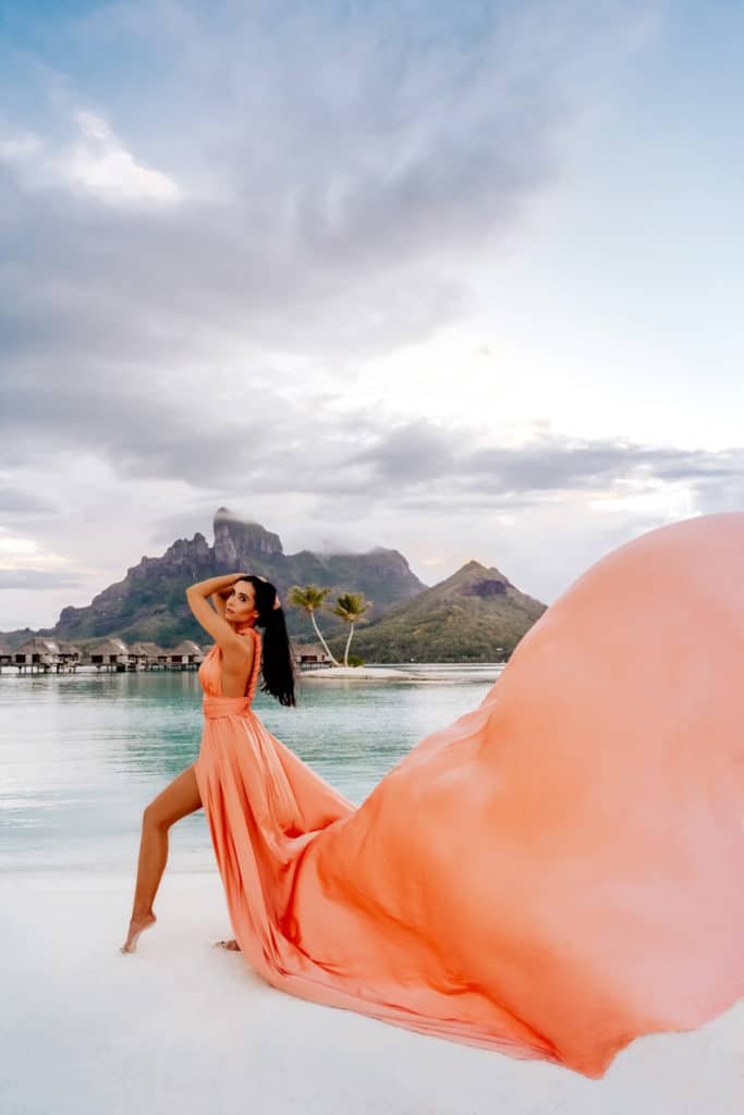 Bora Bora Photographer - Photoshoot with maxi flying dress - Coral Dress