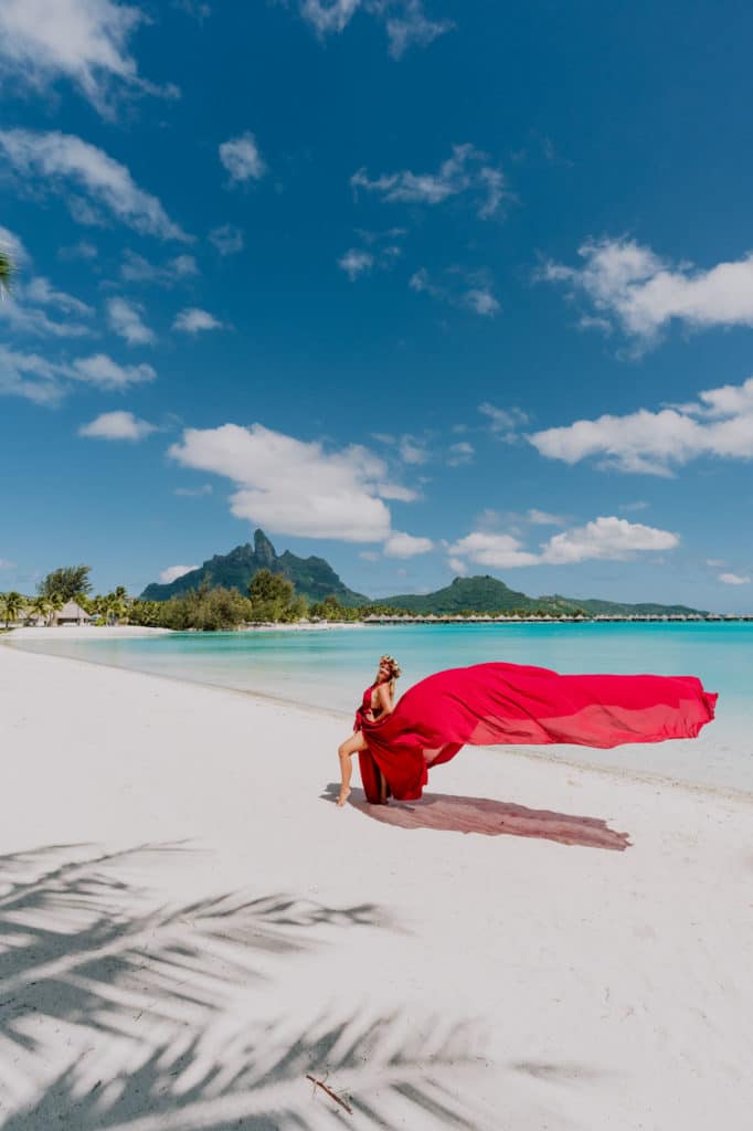 Bora Bora Photographer - Photoshoot with maxi flying dress - Pink Dress