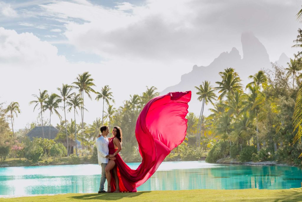 Bora Bora Photographer - Photoshoot with maxi flying dress - Pink Dress
