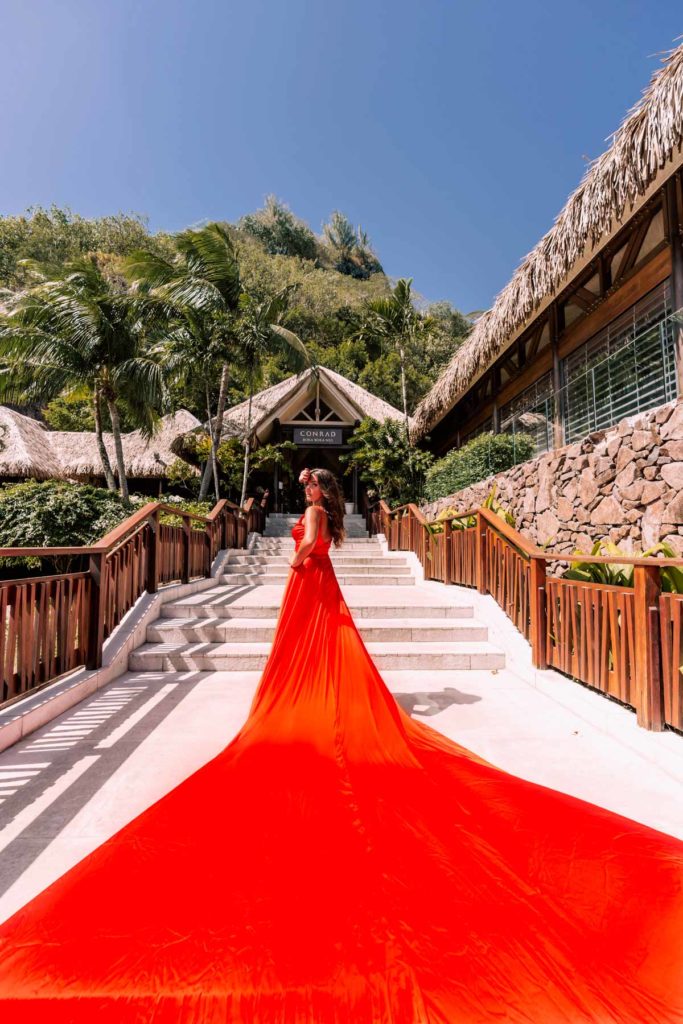 Bora Bora Photographer - Photoshoot with maxi flying dress - Red Dress