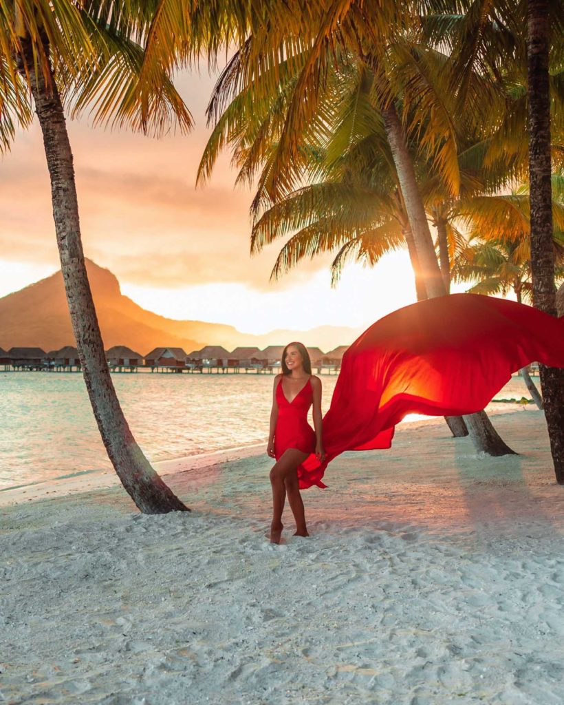Bora Bora Photographer - Photoshoot with maxi flying dress - Red Dress