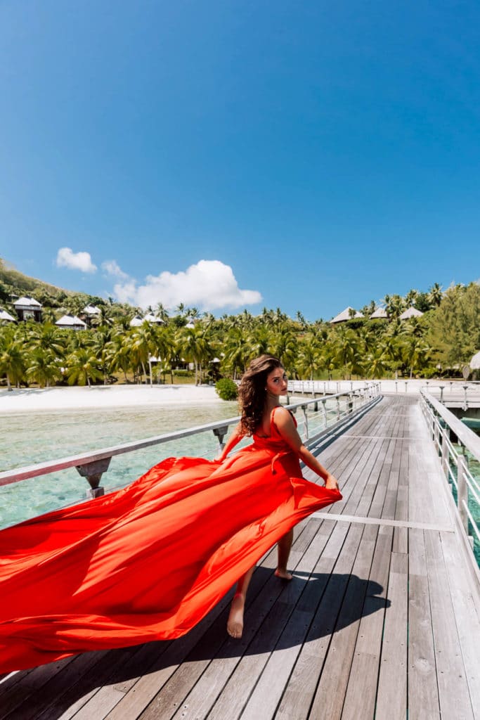 Bora Bora Photographer - Photoshoot with maxi flying dress - Red Dress